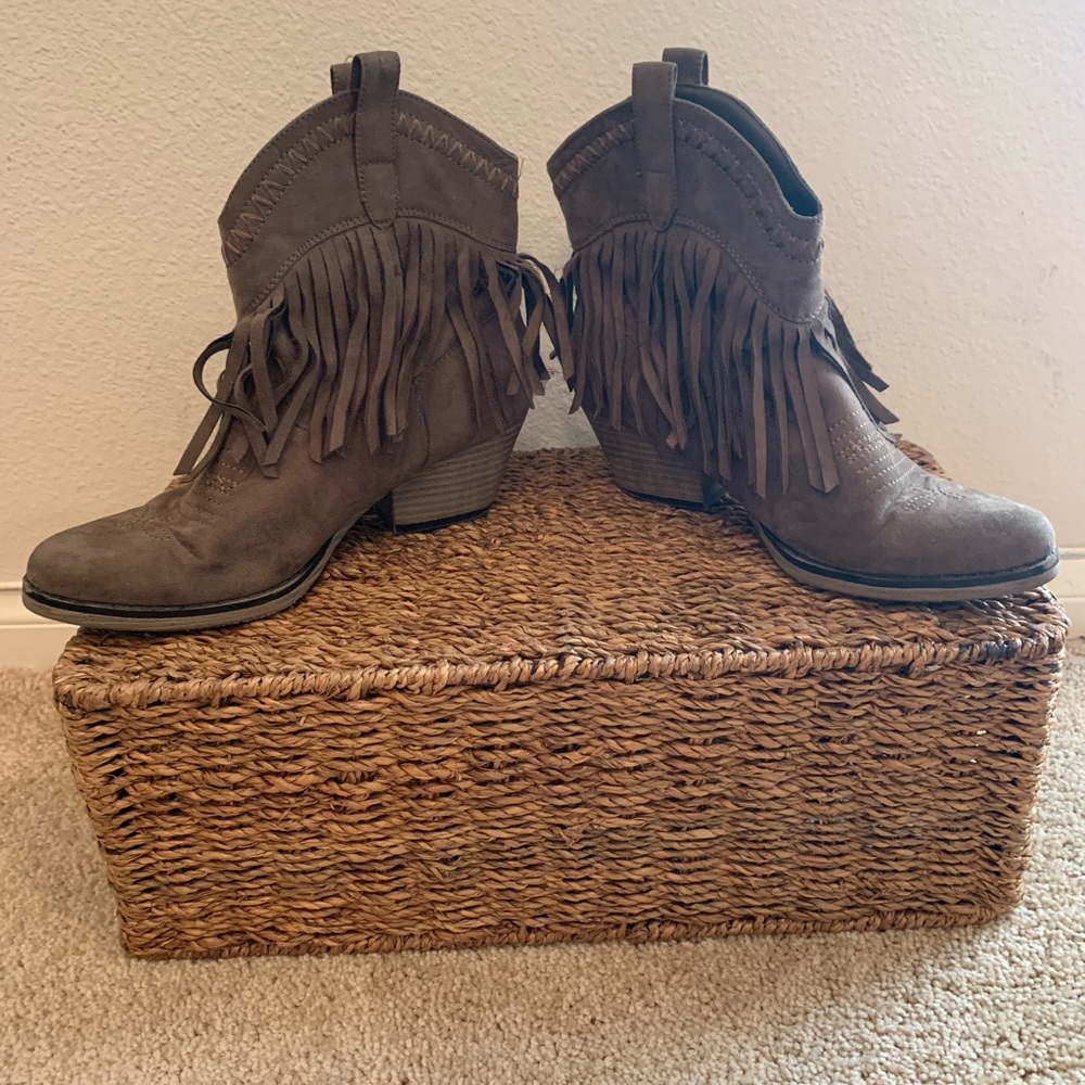 Forever 21 Grey Boots